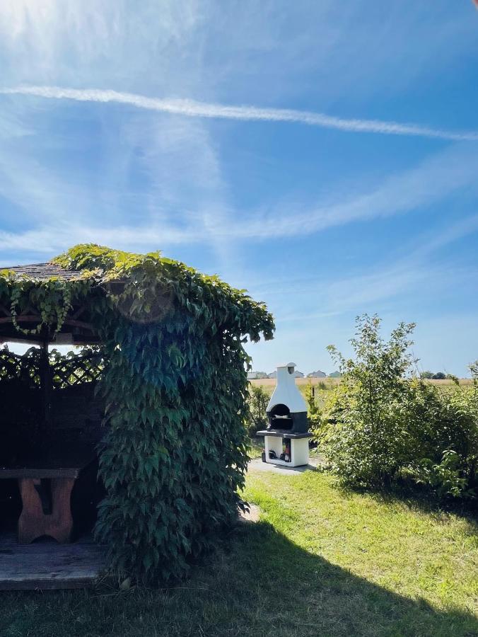 Ostrovia - Pokoje Nad Morzem Ostrowo  Exterior foto